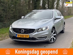 Volvo V60 - 2.4 D6 AWD Plug-In Hybrid Summum | Cruise + Clima + Navi |
