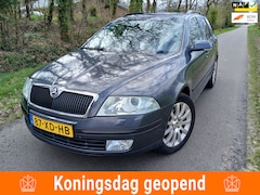Skoda Octavia Combi - 2.0 FSI Business |AIRCO+CRUISE|