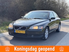 Volvo S60 - 2.4 Momentum | 5-Cilinder + Cruise |