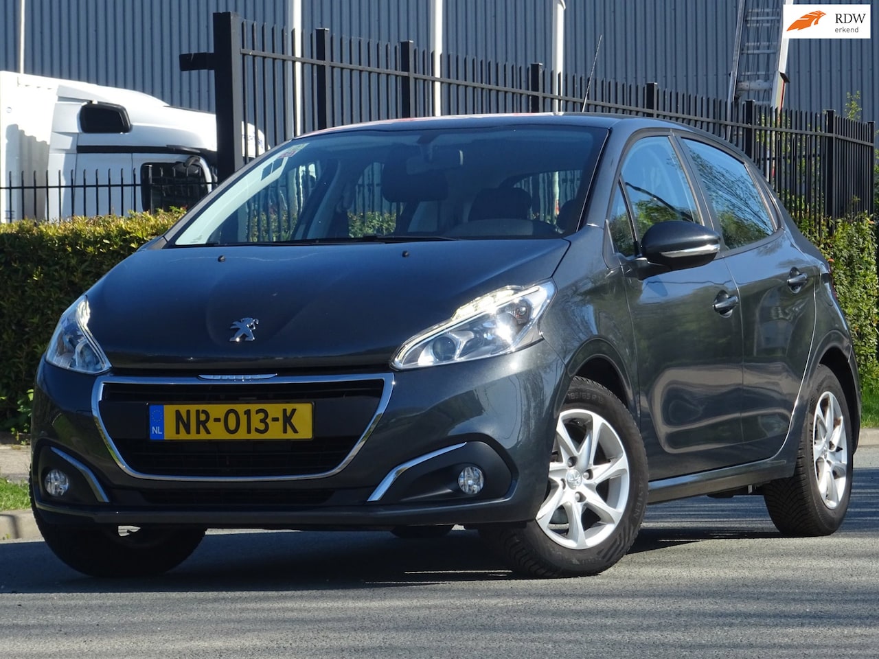 Peugeot 208 - 1.2 PureTech Blue Lease 5DRS NAVI/CAMERA/PDC/LED - AutoWereld.nl