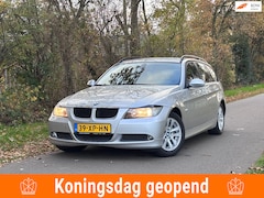 BMW 3-serie Touring - 318i High Executive | Airco + Cruise Nu € 2.950,