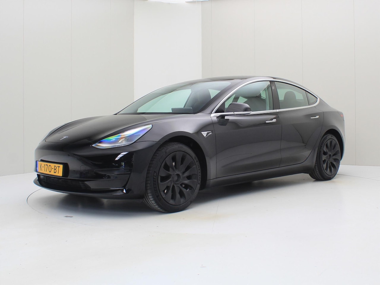 Tesla Model 3 - Standard RWD Plus 89% SoH [ LFP-ACCU+AUTOPILOT+60 kWh+PREMIUM AUDIO ] - AutoWereld.nl