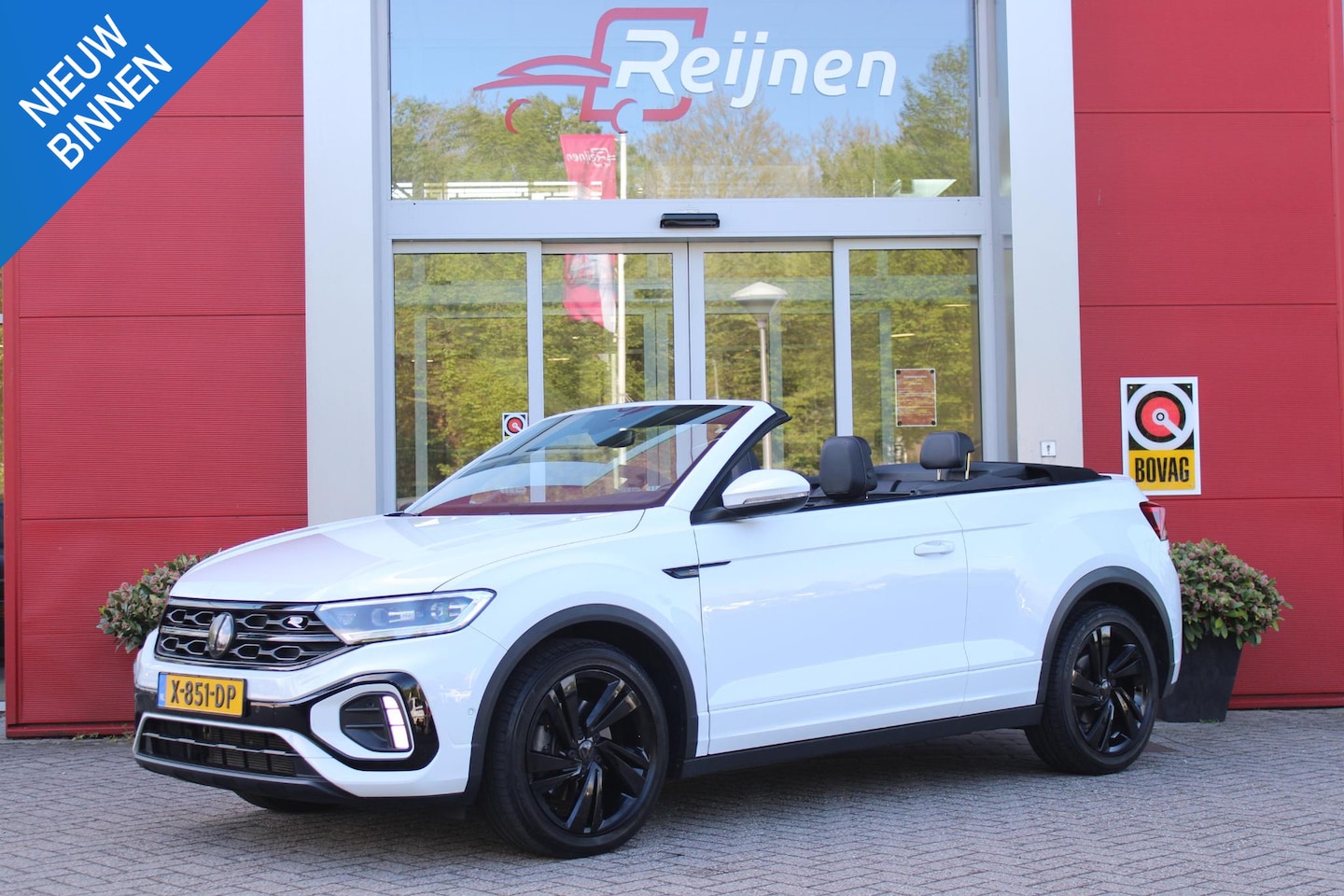 Volkswagen T-Roc Cabrio - 1.5 TSI 150PK AUTOMAAT R-LINE BLACK STYLE | ACHTERUITRIJCAMERA | NAVIGATIE  | IQ LIGHT MAT - AutoWereld.nl