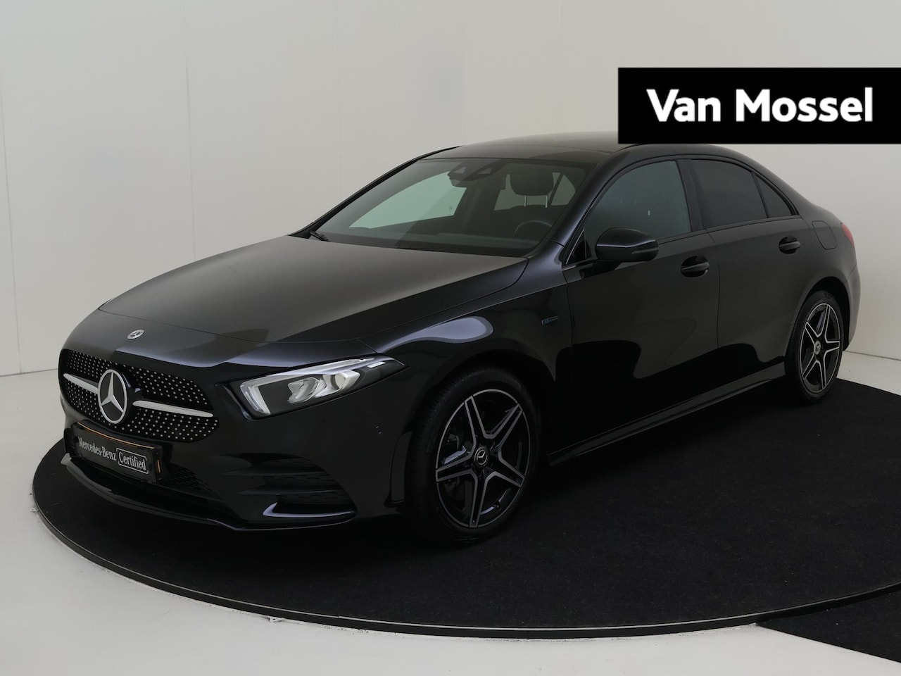 Mercedes-Benz A-klasse - 250 e Business Solution AMG Limited / Panoramadak/ Carplay/ Sfeerverlichting/ Night - AutoWereld.nl