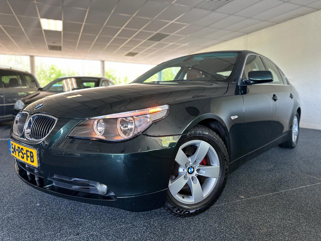 BMW 5-serie - 525i Executive | Youngtimer | Automaat | Trekhaak | Climate | Leder | Airco | Cruise | Zee - AutoWereld.nl