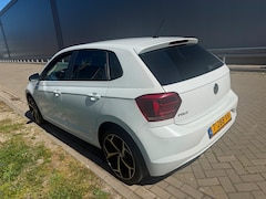 Volkswagen Polo - 1.0 TSI Highline / Parkeersensoren voor en achter