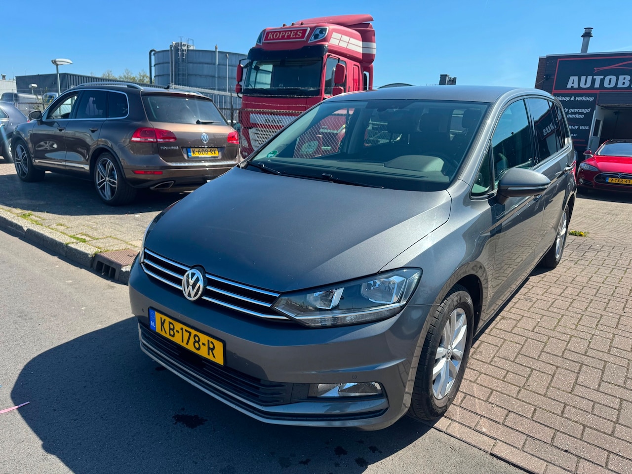 Volkswagen Touran - 2.0 TDI DSG-AUTOMAAT 110 KW - AutoWereld.nl