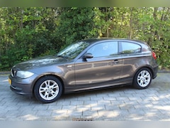 BMW 1-serie - 116i Business Line APK nieuw Airco ketting is vervangen Nette auto