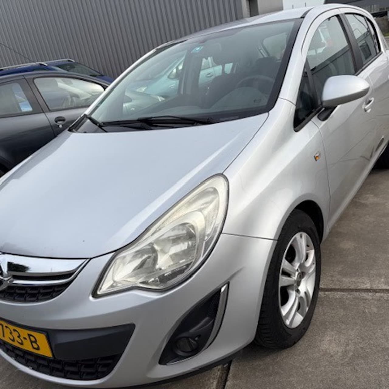 Opel Corsa - 1.2-16V Anniversary Edition - AutoWereld.nl