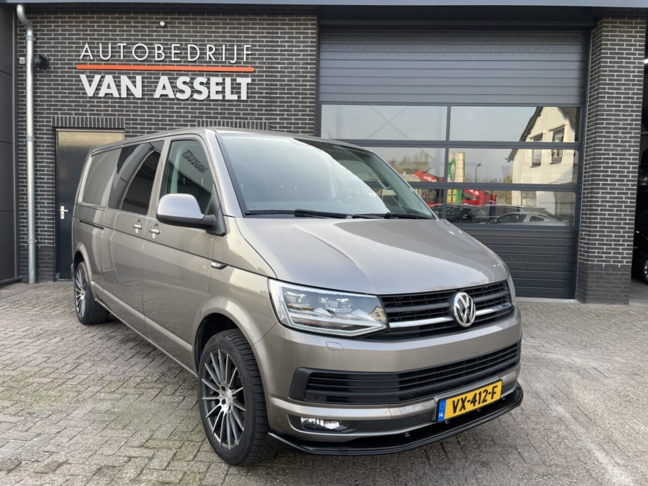 Volkswagen Transporter - 2.0 TDI L2H1 Highline 2.0 TDI L2H1 Highline - AutoWereld.nl