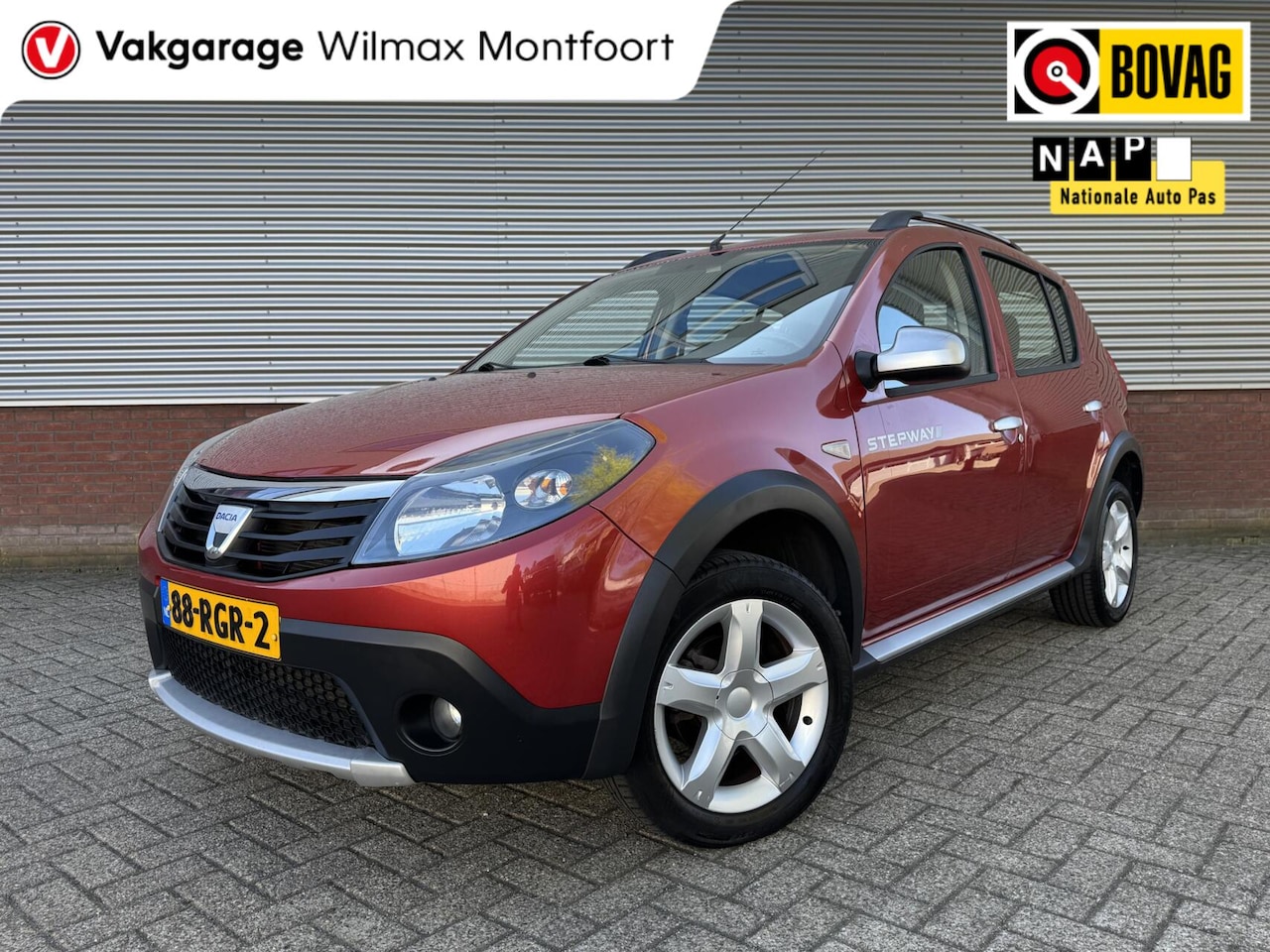 Dacia Sandero Stepway - 1.6 Stepway|Trekhaak|Airco|Hoge instap|Centrale vergrendeling| - AutoWereld.nl