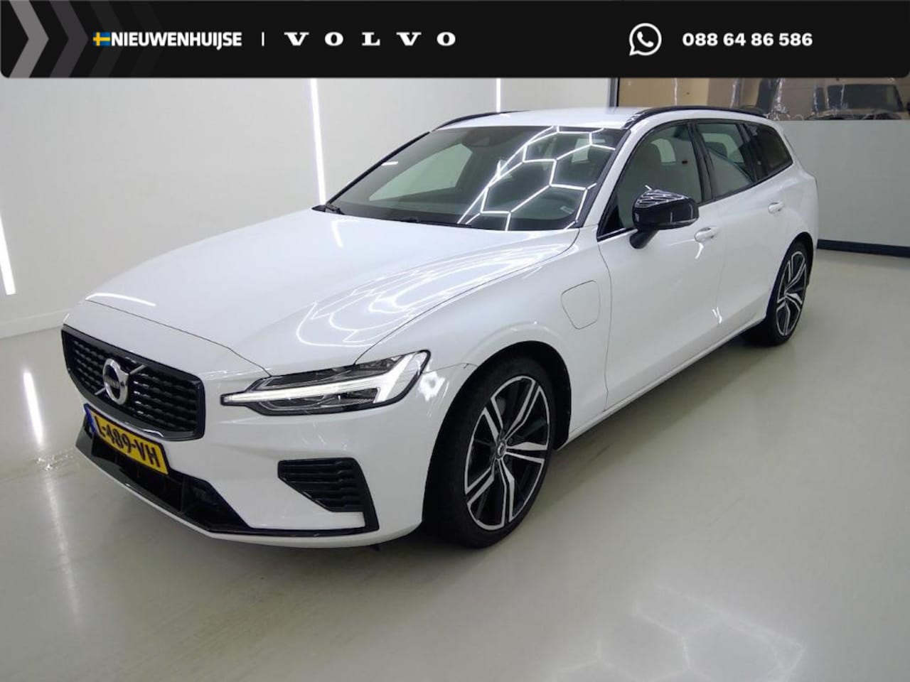 Volvo V60 - 2.0 T8 Recharge AWD R-Design | Adaptieve Cruise Control | Parkeercamera | Stoel-/Stuurverw - AutoWereld.nl
