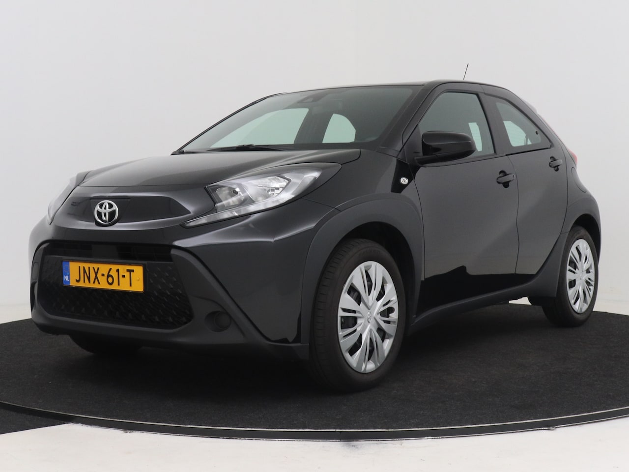Toyota Aygo X - 1.0 VVT-i S-CVT Play AUTOMAAT | DEMO & DIRECT LEVERBAAR | Apple Carplay / Android Auto | C - AutoWereld.nl