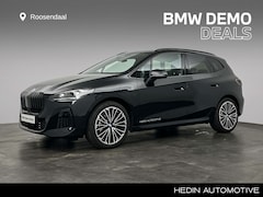 BMW 2-serie Active Tourer - 225e xDrive M-Sport | Trekhaak | Harman Kardon | Glazen Panoramadak | Camera | Head Up Dis