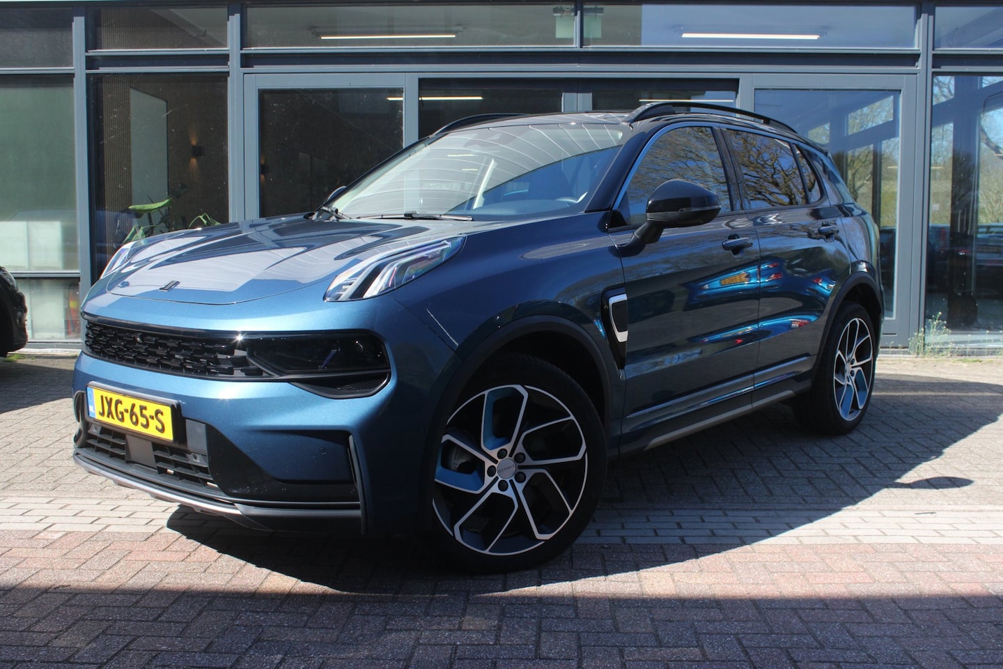 Lynk & Co 01 - 1.5 Pano-dak | Carplay | Stoelverwarming | Camera | - AutoWereld.nl