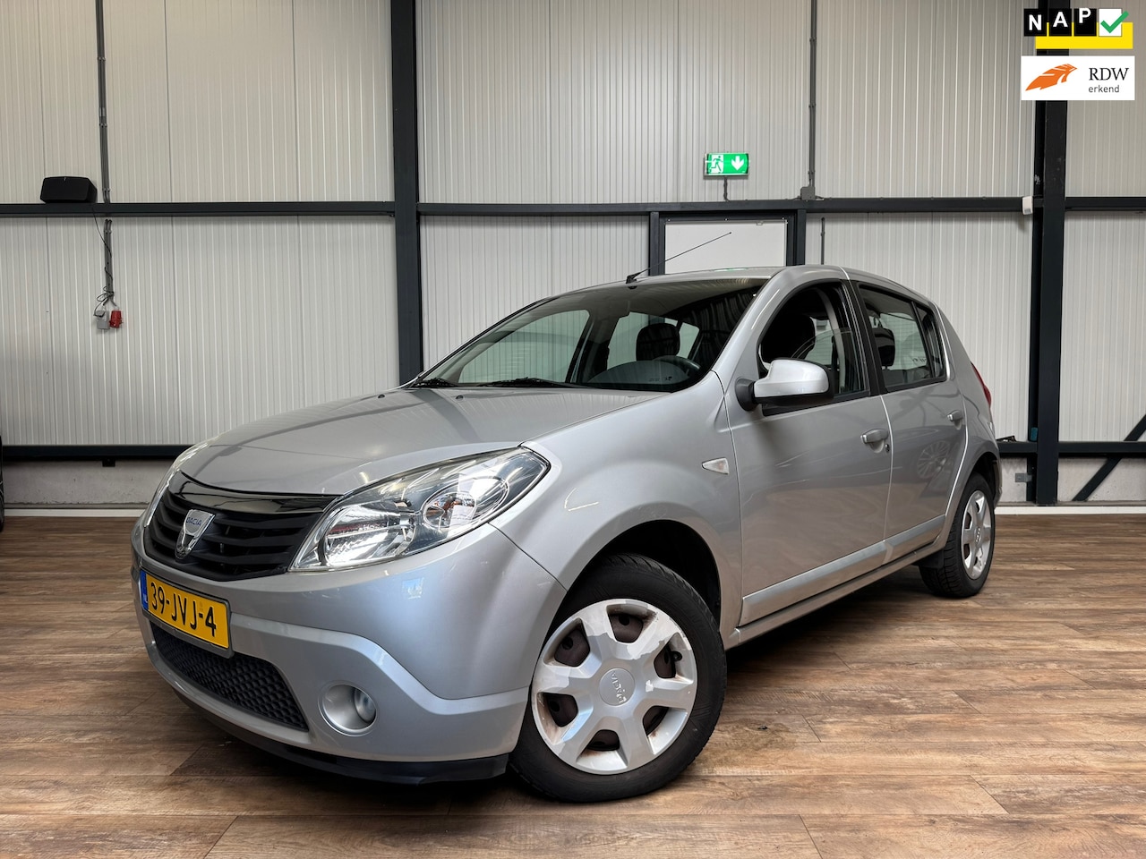 Dacia Sandero - 1.2 Lauréate 1.2 Lauréate - AutoWereld.nl