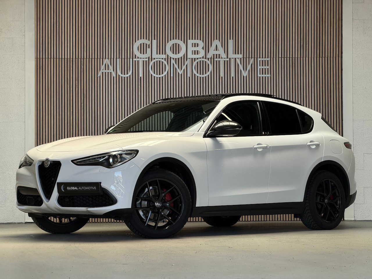 Alfa Romeo Stelvio - 2.0 T AWD B-Tech - 20 INCH - PANO - SPORTSTOELEN - H&K - AutoWereld.nl