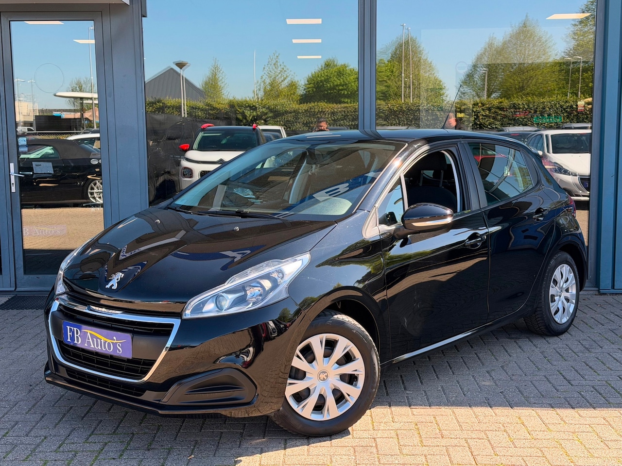 Peugeot 208 - 1.2 PureTech Active Airco Cruise Navi - AutoWereld.nl