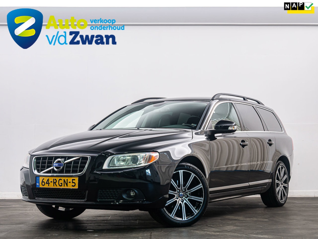 Volvo V70 - 1.6 T4 Limited Edition Leer/Xenon/Trekhaak - AutoWereld.nl