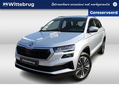 Skoda Karoq - 1.0 TSI 110pk Ambition Tour uitv. / Navigatie by APP / LM 17 inch / Parkeersensoren A. / L