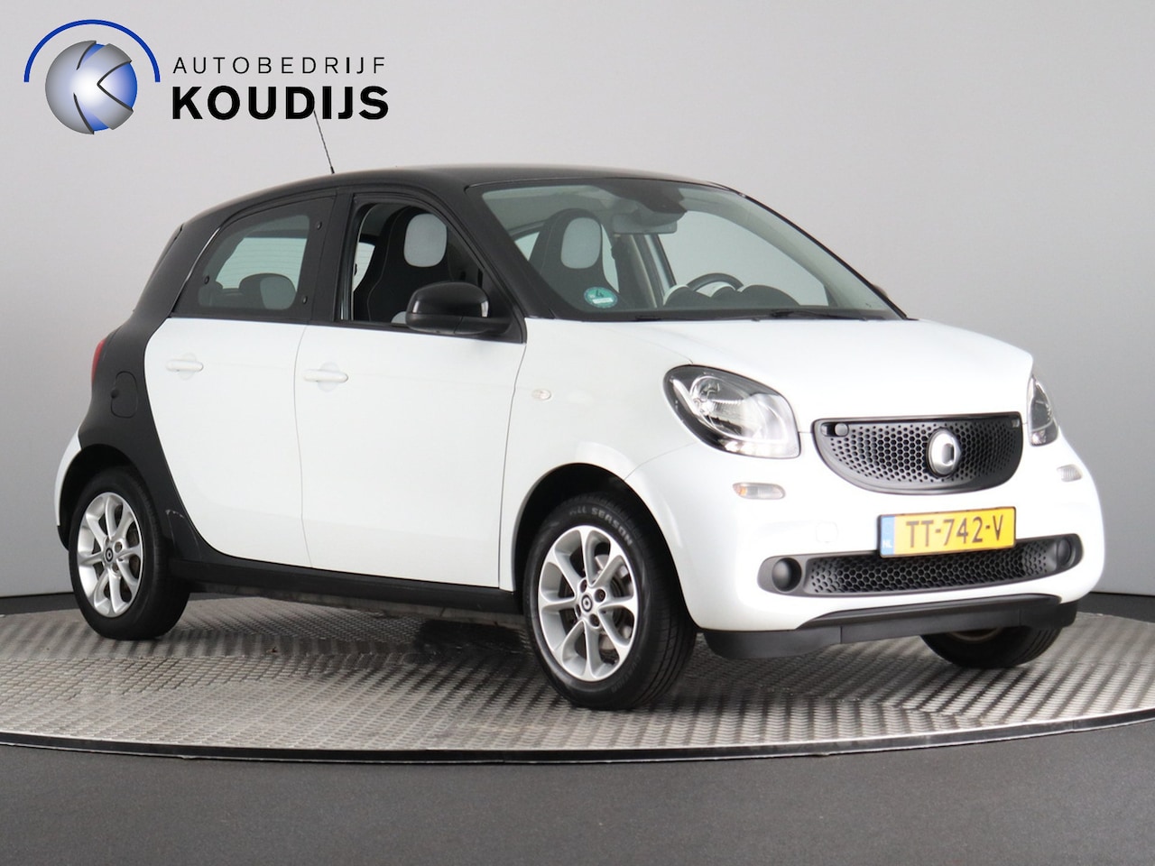 Smart Forfour - 1.0 Proxy 1.0 Proxy (Navi / Cruise / Bluetooth) - AutoWereld.nl