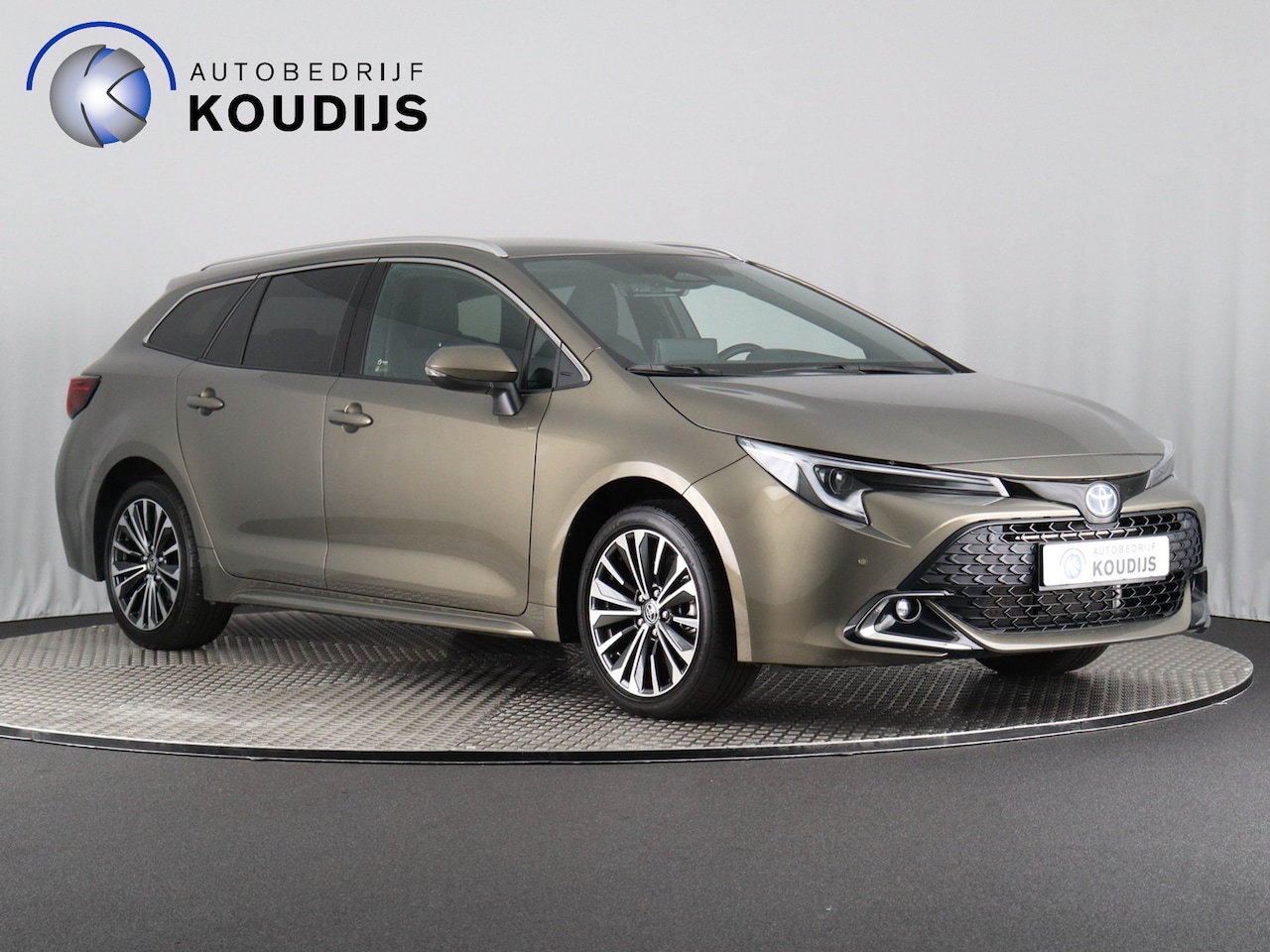Toyota Corolla Touring Sports - Hybrid 200 Business Plus (Camera / Elek. achterklep / Stuur-Stoel-Ruitverw. / ACC / Carpla - AutoWereld.nl
