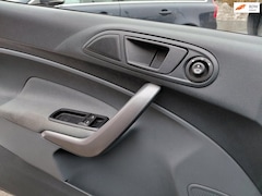 Ford Fiesta - 1.25 Limited Airco beurt en Apk gehad keurige auto