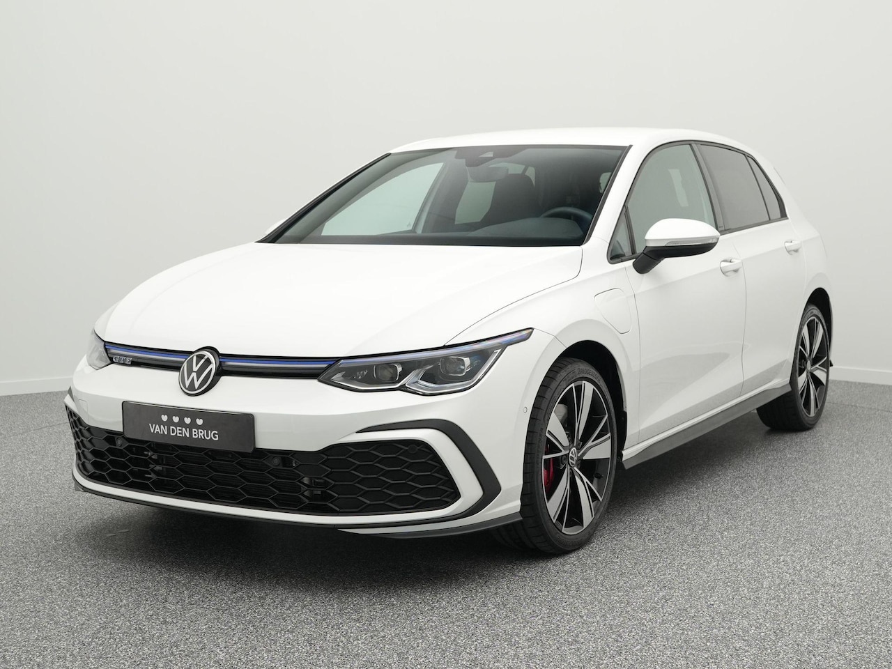 Volkswagen Golf - GTE 1.4 eHybrid 245 PK | LED Matrix IQ | Trekhaak | Achteruitrijcamera | Dodehoek Assist | - AutoWereld.nl
