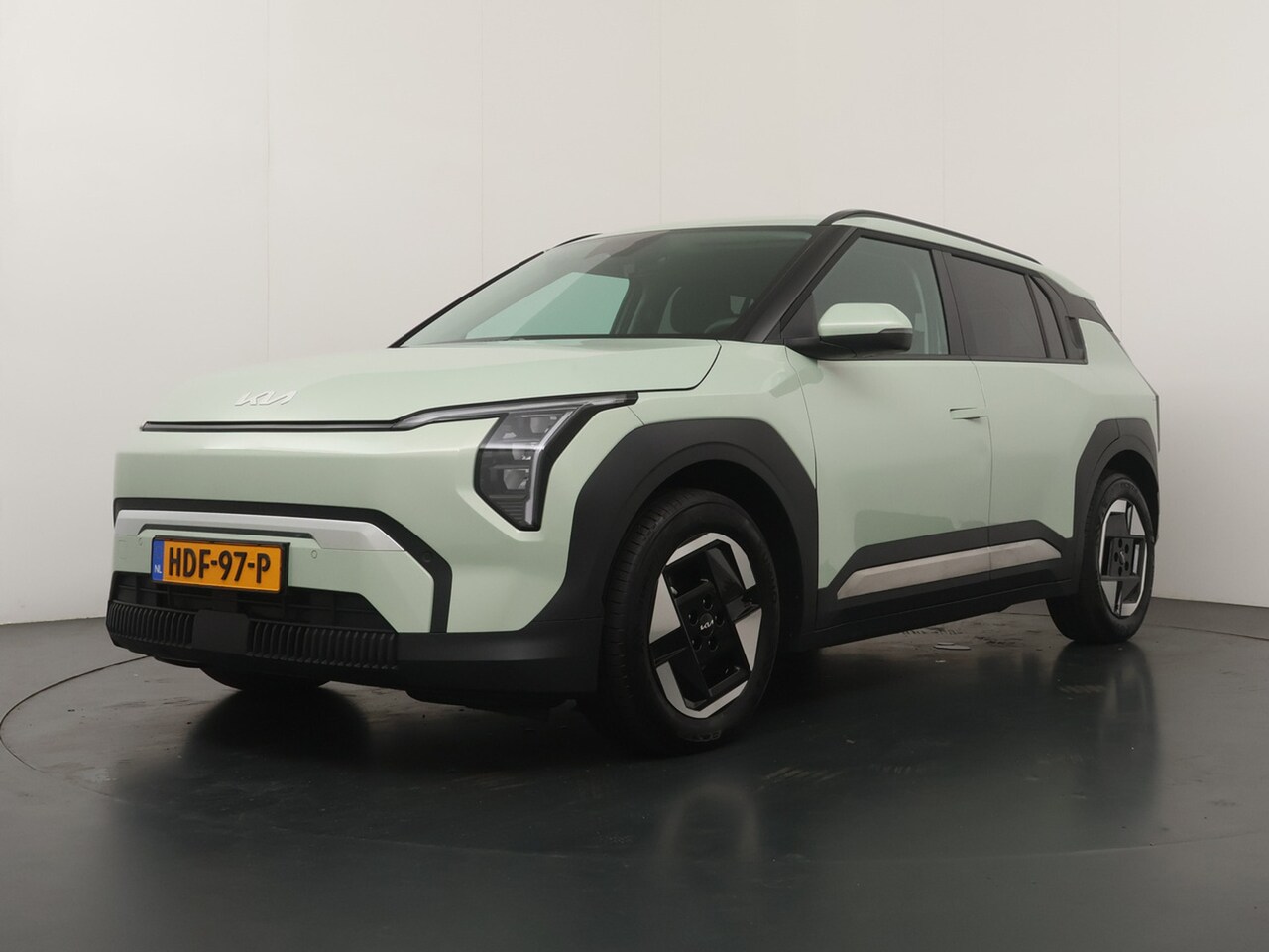 Kia EV3 - Plus 81.4 kWh - SOH 99,3% - Trekhaak - Navigatie - Stoel-/Stuurverwarming - Keyless - Priv - AutoWereld.nl