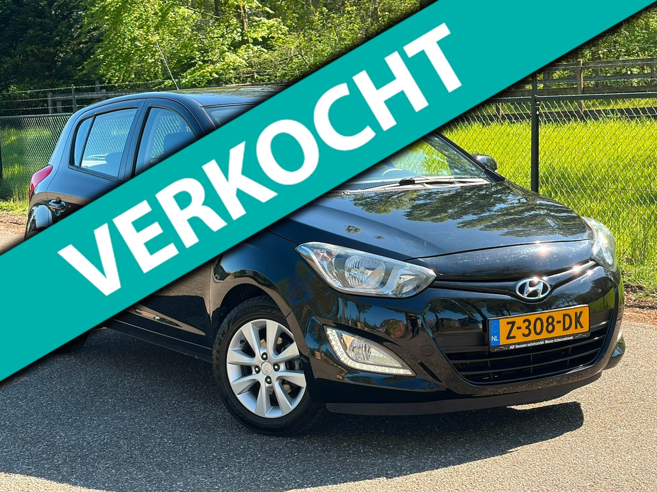 Hyundai i20 - 1.2i Business Edition /Carplay/Stoelverwarming/Airco/ - AutoWereld.nl