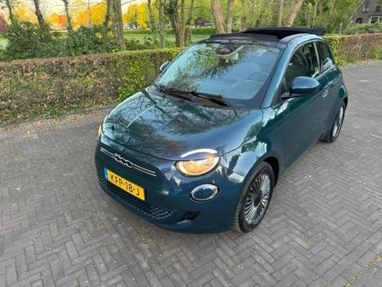 Fiat 500e - Cabrio ICON 42kWh SOH 93,8%/Acarplay/Acruise/Led/Navi/PDC/Garantie - AutoWereld.nl