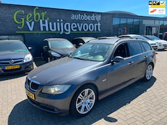BMW 3-serie Touring - 320i Business Line EEN KLEIN BIJ GELUID