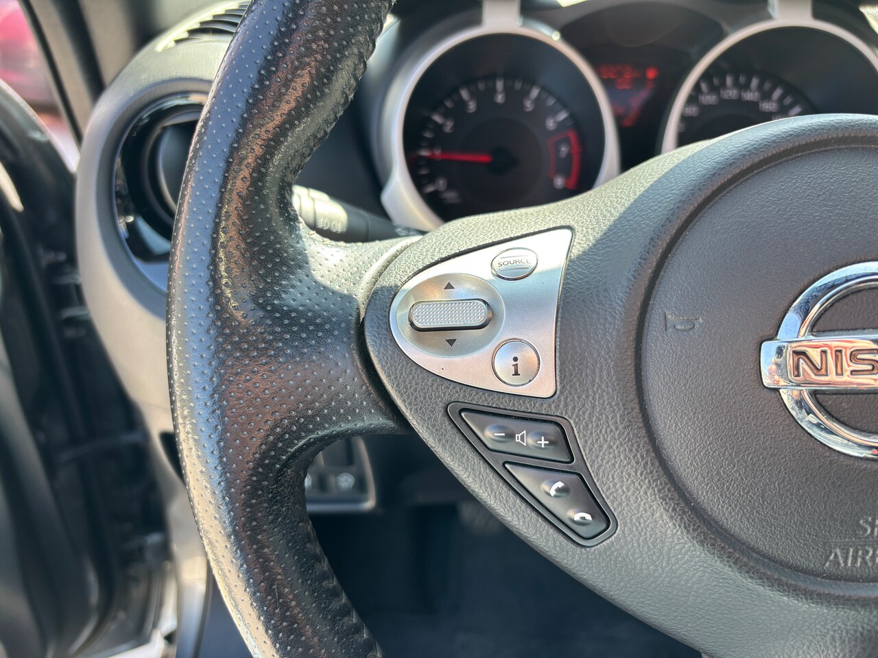 Nissan Juke - 1.2 DIG-T S/S Dynamic Edition | Panorama. Lage km’s. Navi. Camera. Onderhouden.