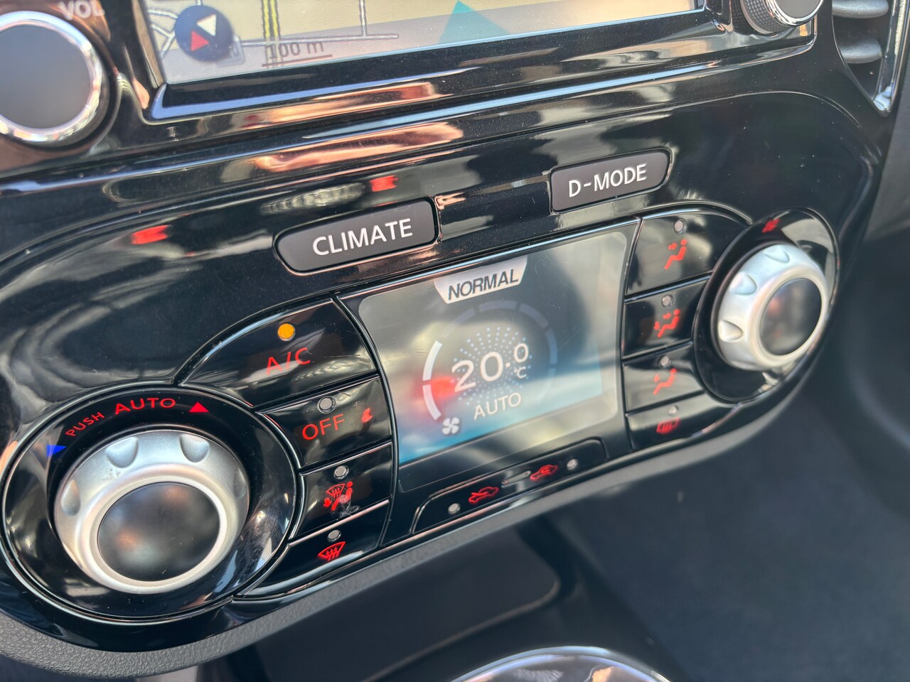 Nissan Juke - 1.2 DIG-T S/S Dynamic Edition | Panorama. Lage km’s. Navi. Camera. Onderhouden.