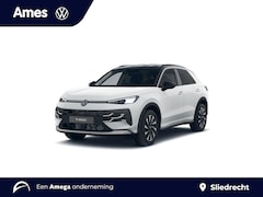 Volkswagen T-Roc - 1.5 eTSI 115pk DSG Life First Edition | Dodehoeksensoren | Adaptive Cruise Control | Stoel