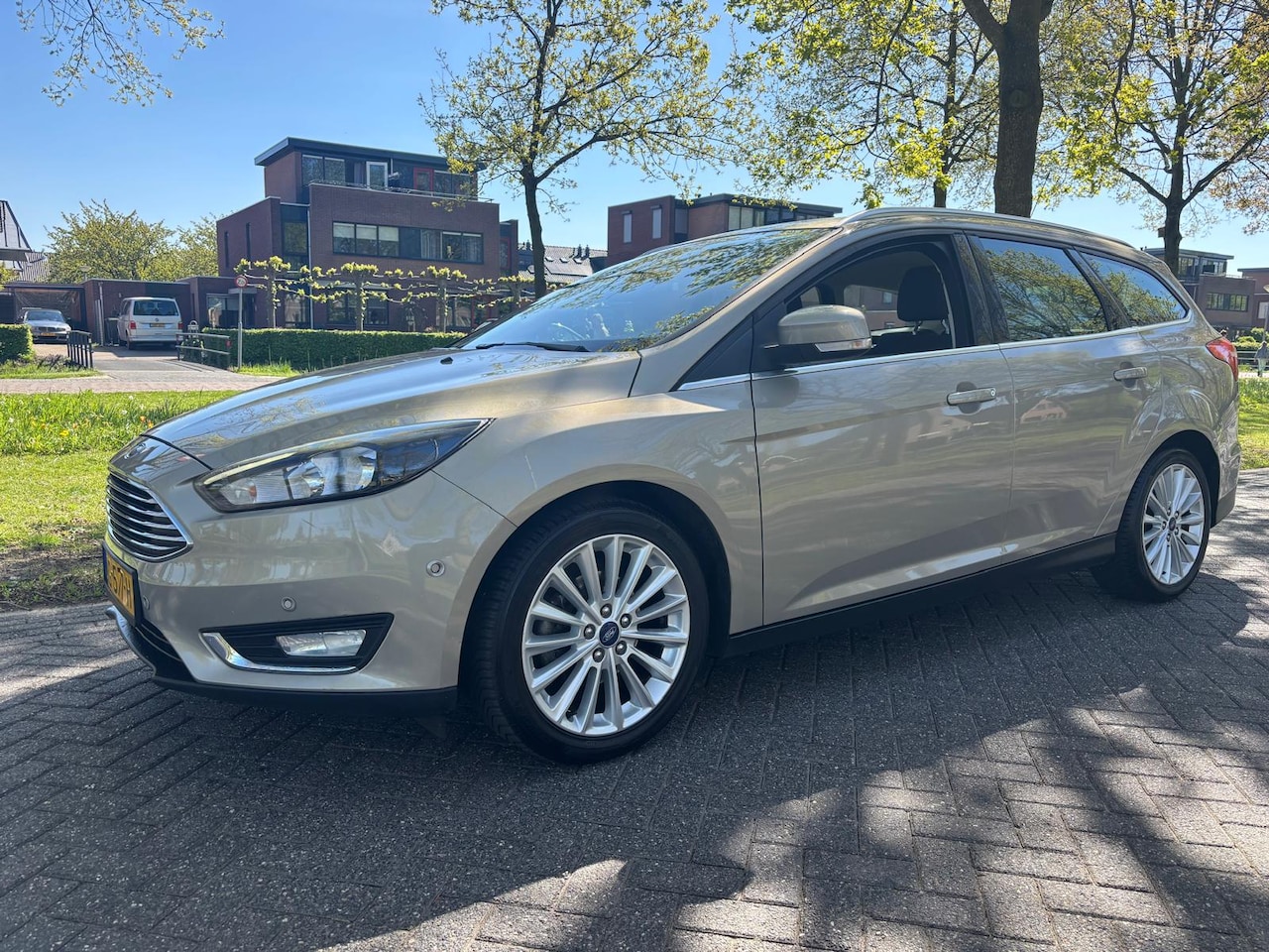 Ford Focus Wagon - 1.0 Titanium 1.0 Titanium - AutoWereld.nl
