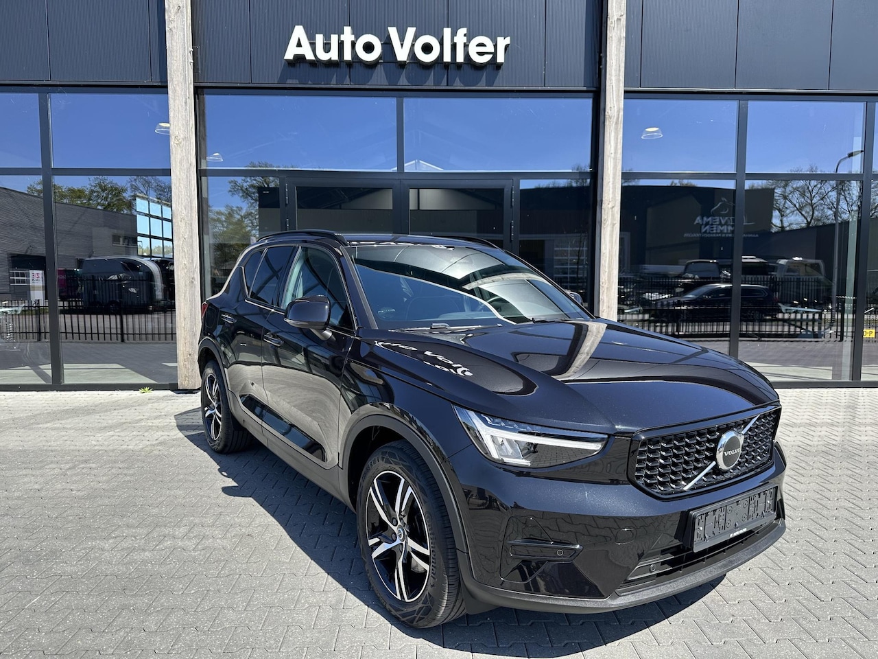 Volvo XC40 - 2.0 B4 Plus Dark Facelift|ACC|trekhaak|memory - AutoWereld.nl