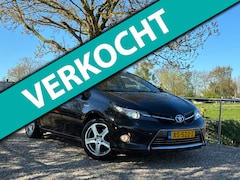 Toyota Auris Touring Sports - 1.8 Hybrid Aspiration | Half leder + Pano + Cruise nu € 5.975,