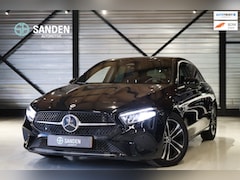 Mercedes-Benz A-klasse - 180 Business Line|Automaat|Navi|LED|Camera|Leder|Verwarmbare stoelen|Donkere hemel|17inch
