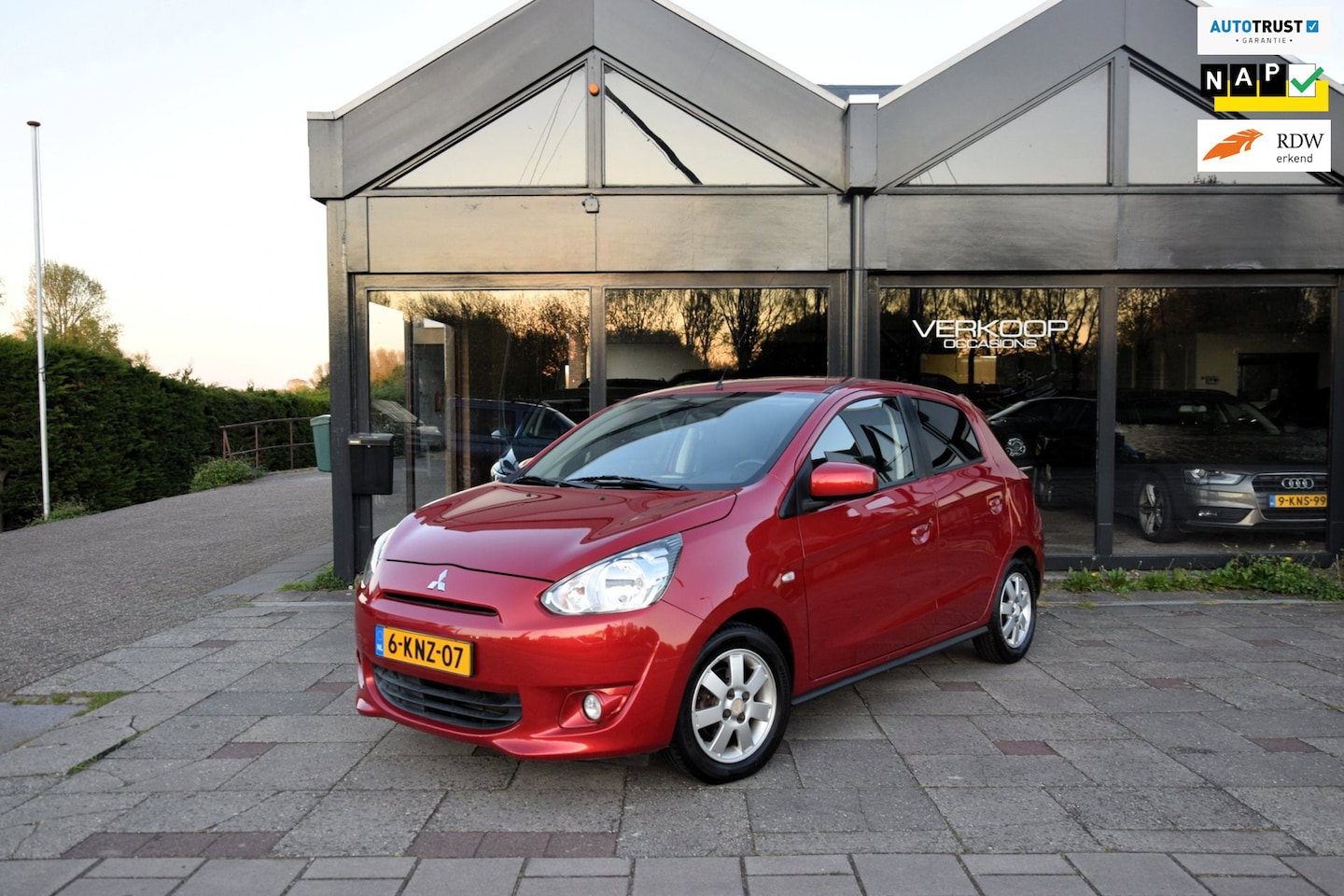 Mitsubishi Space Star - 1.0 Intense Airco Navigatie Carplay - AutoWereld.nl