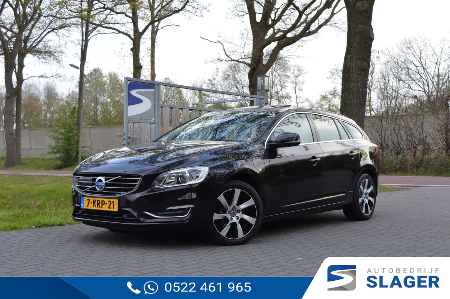 Volvo V60 - 2.4 D6 AWD Plug-In Hybrid Summum - Trekhaak | Camera | Memory | Pano | Stoelverw. - AutoWereld.nl