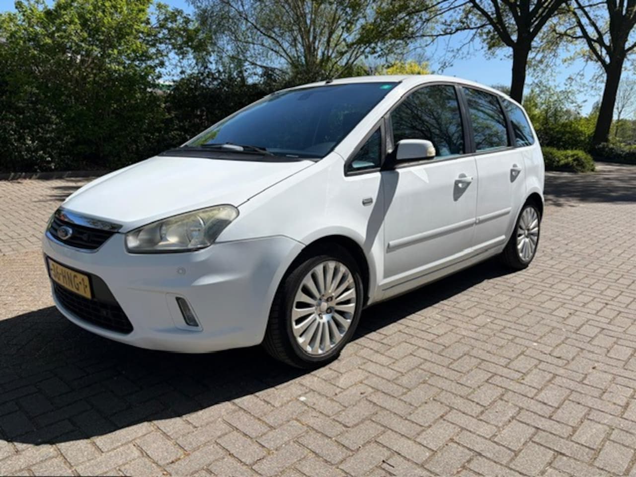 Ford C-Max - 1.8-16V Titanium airco cruis navi pdc trekhaak - AutoWereld.nl