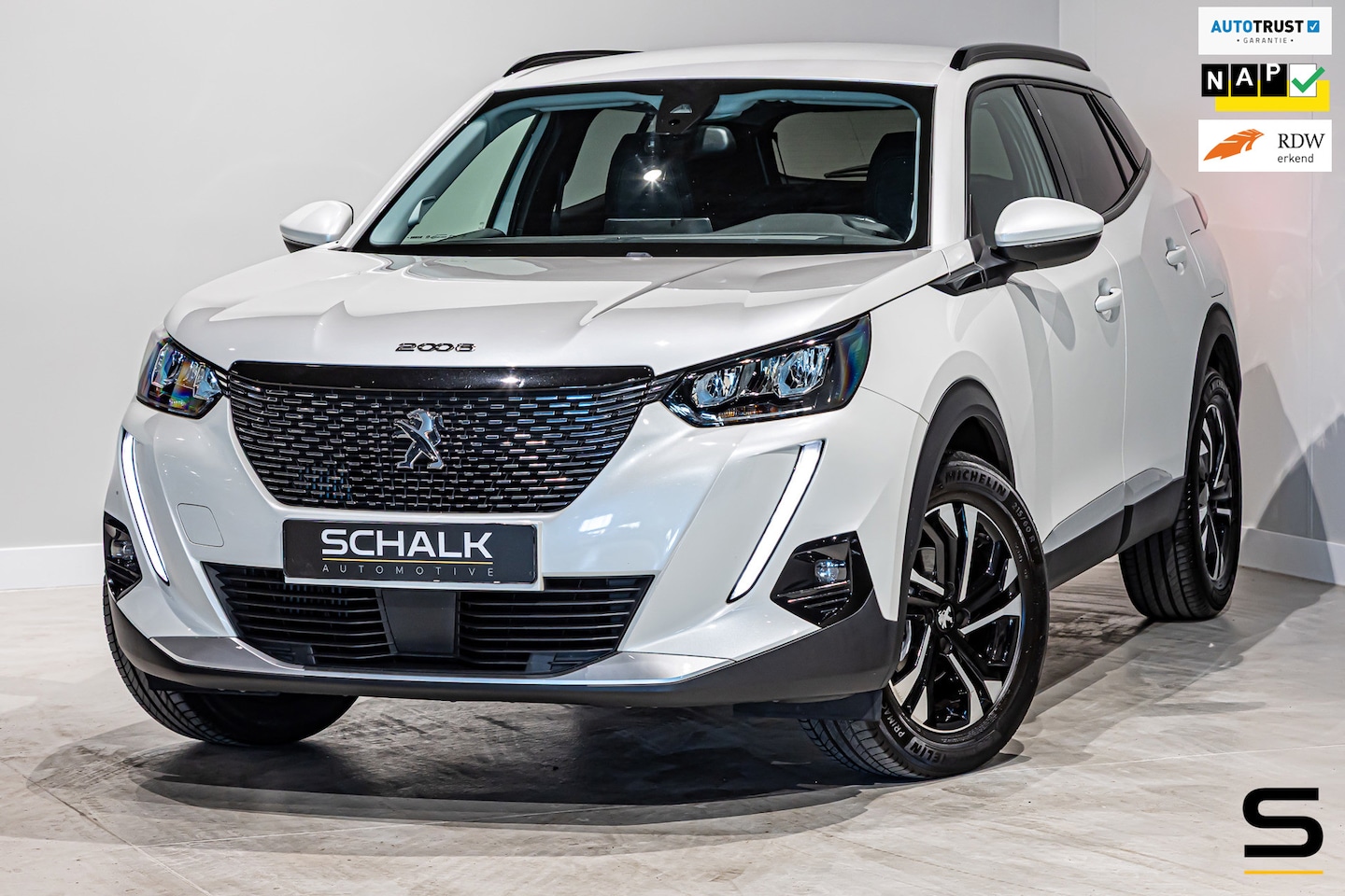 Peugeot 2008 - 1.2 PureTech Allure Pack|NAP|Trekhaak|Cam|CarPlay - AutoWereld.nl