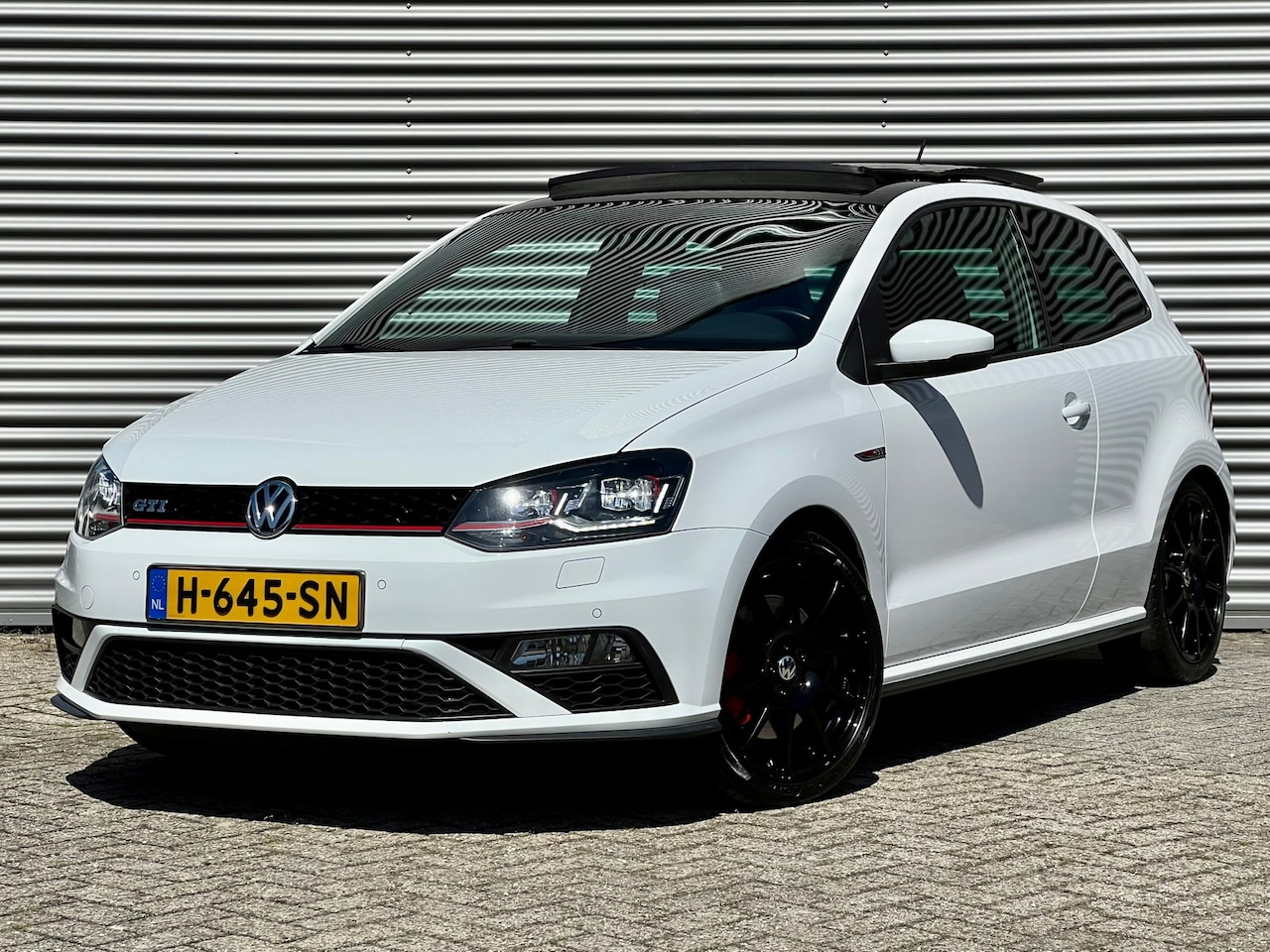 Volkswagen Polo - 1.8 TSI GTI 192 PK DSG | Panorama | 17" VW Motorsport | Navigatie | 100% Onderhouden - AutoWereld.nl