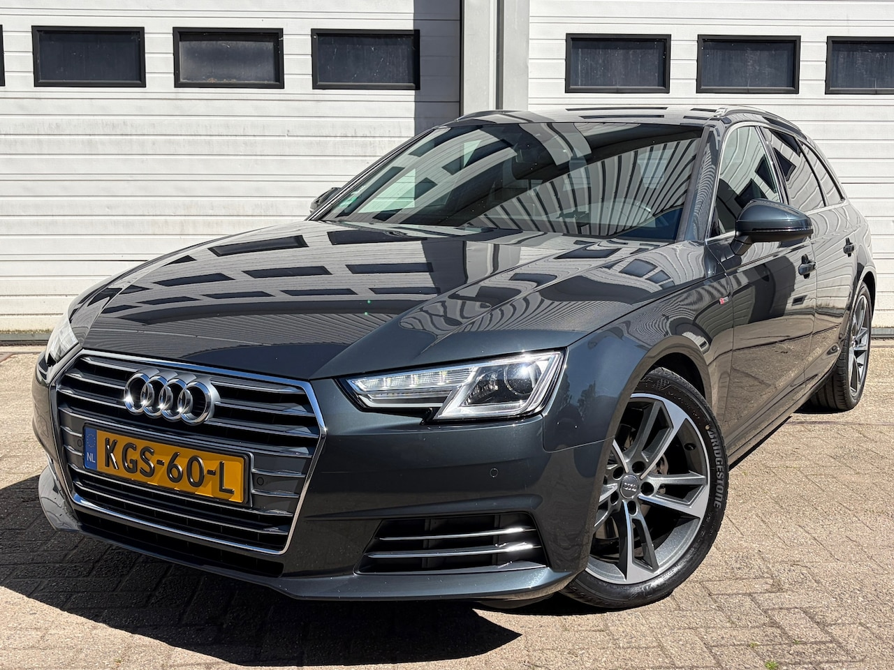 Audi A4 Avant - 1.4 TFSI S line Automaat/Elektrisch trekhaak-kofferklep/Navi/Bluet/Stoelverwarming/Cruise - AutoWereld.nl