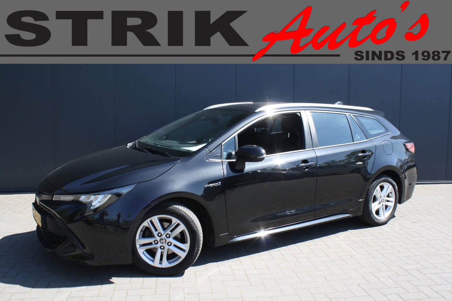 Toyota Corolla Touring Sports - 1.8 Hybrid Active- NAVIGATIE - CAMERA - TREKHAAK - AutoWereld.nl