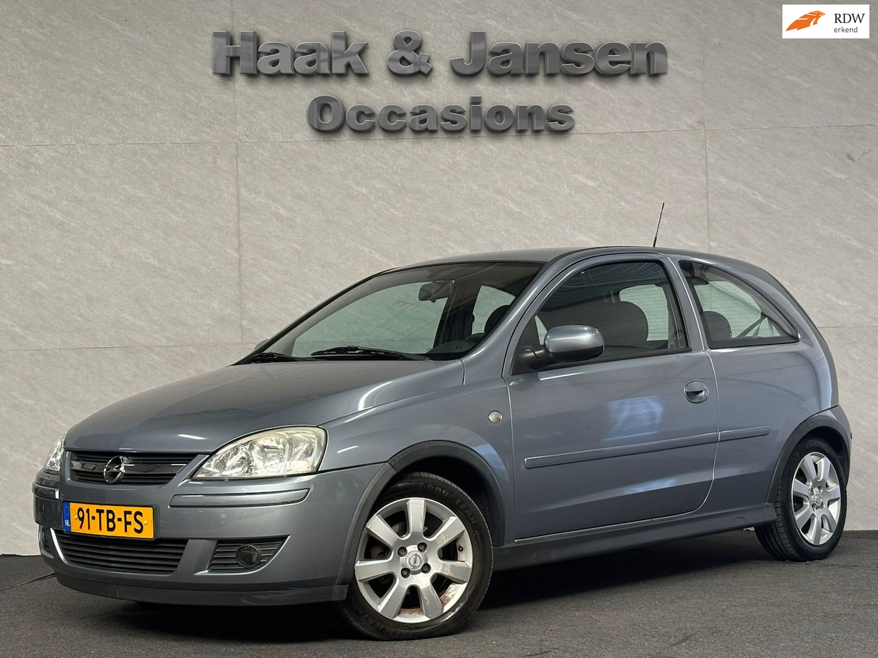 Opel Corsa - 1.2-16V Silverline - Airco - Radio - AutoWereld.nl