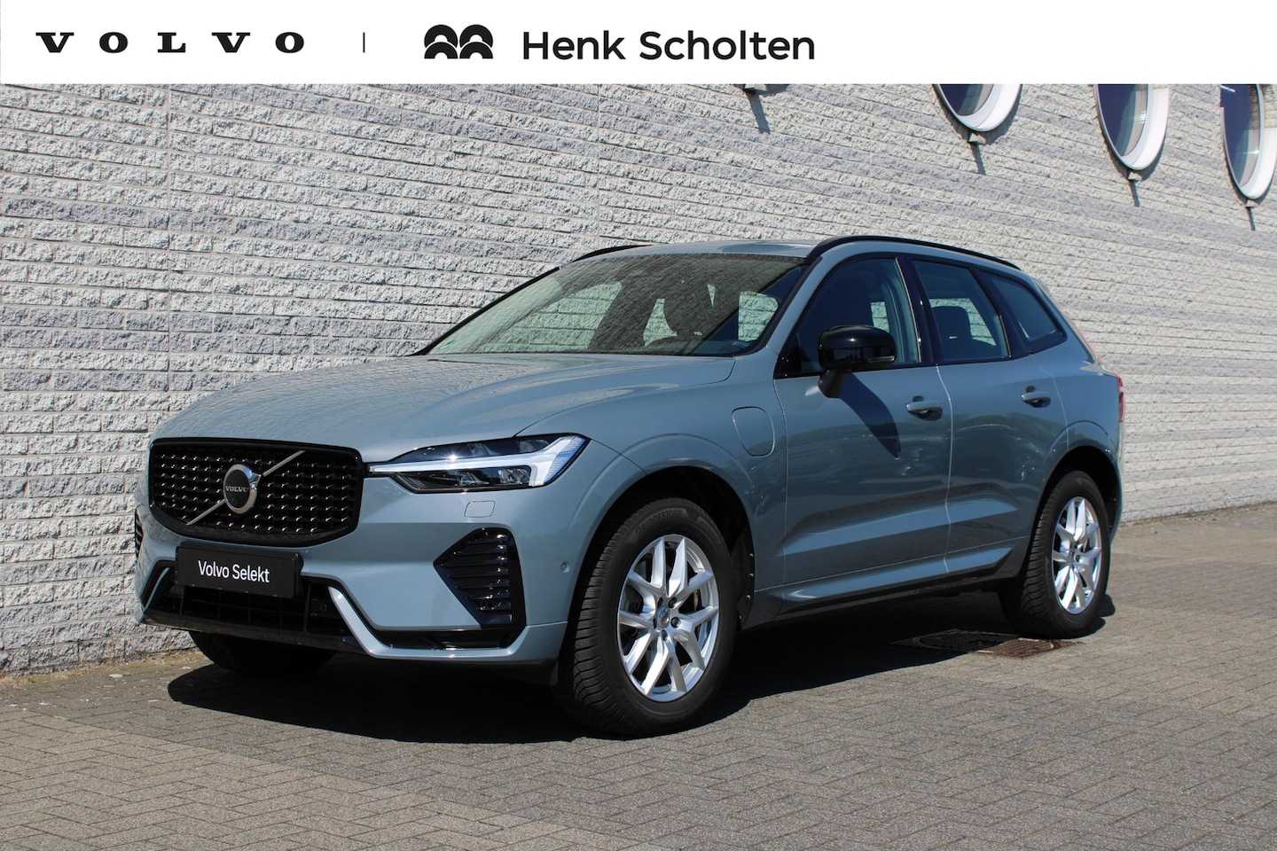 Volvo XC60 - T8 Plug-in hybrid AWD Ultimate Bright | Panoramadak | Verwarmbare voorstoelen en stuurwiel - AutoWereld.nl