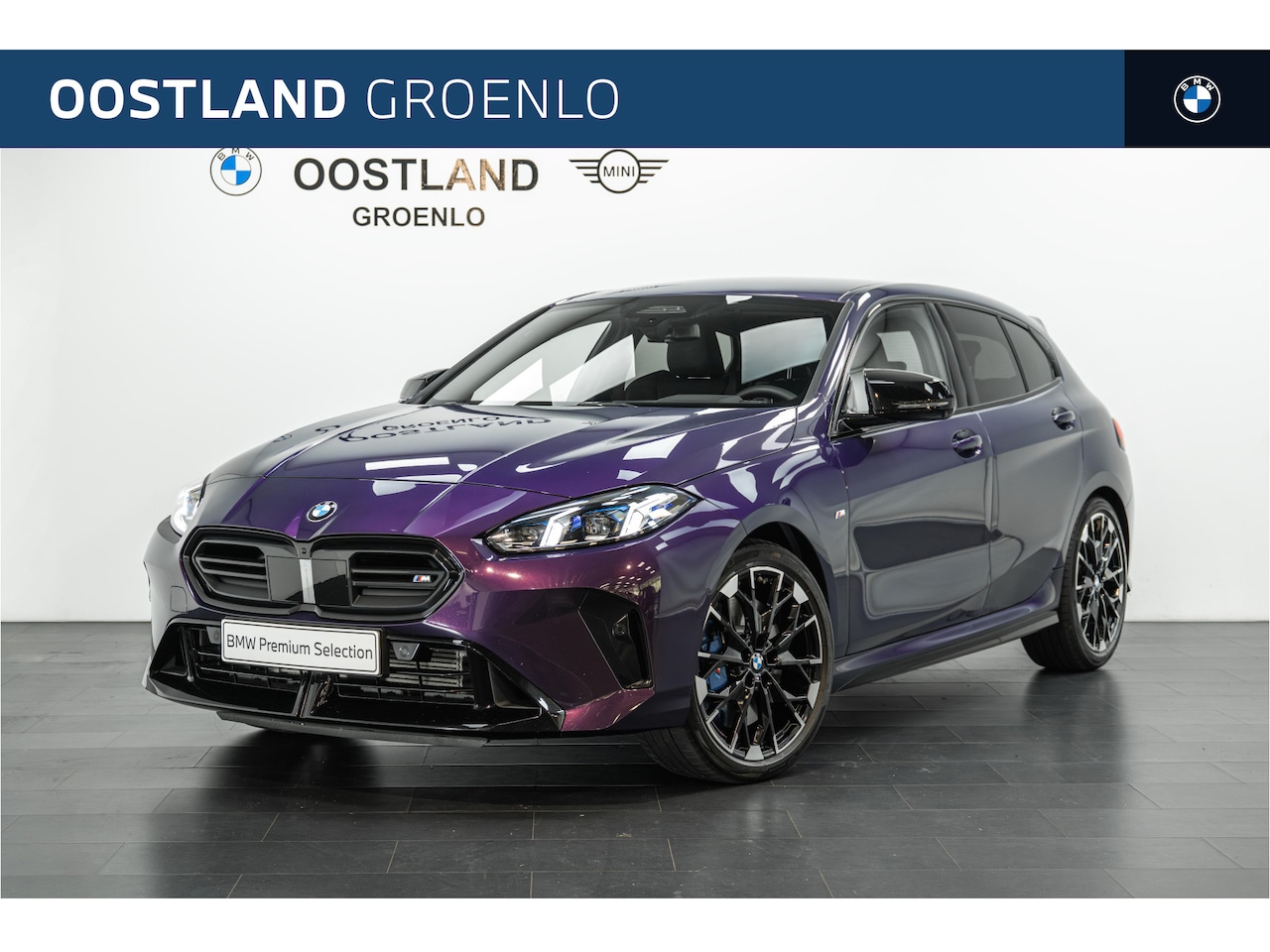 BMW 1-serie - M135 xDrive High Executive Automaat / Sportstoelen / Adaptieve LED / M Adaptief onderstel - AutoWereld.nl