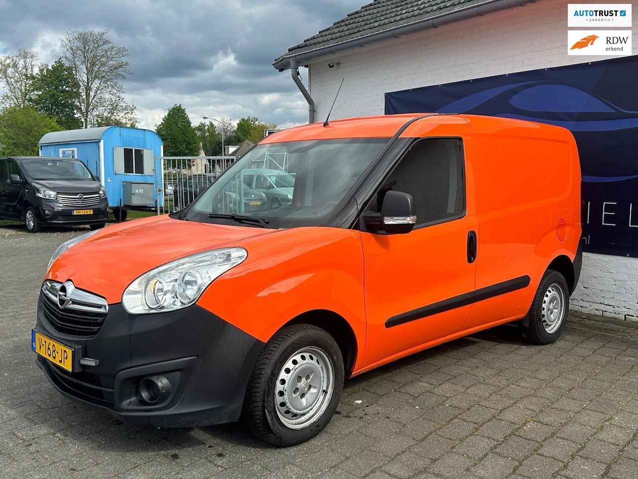 Opel Combo - 1.3 CDTi L1H1 Selection / AIRCO / TREKHAAK / NAVIGATIE - AutoWereld.nl
